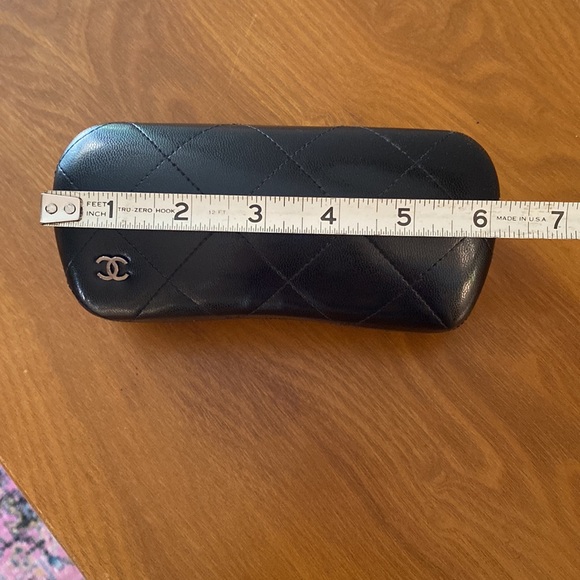 Chanel black quilted glasses / sunglasses case - Picture 3 of 8